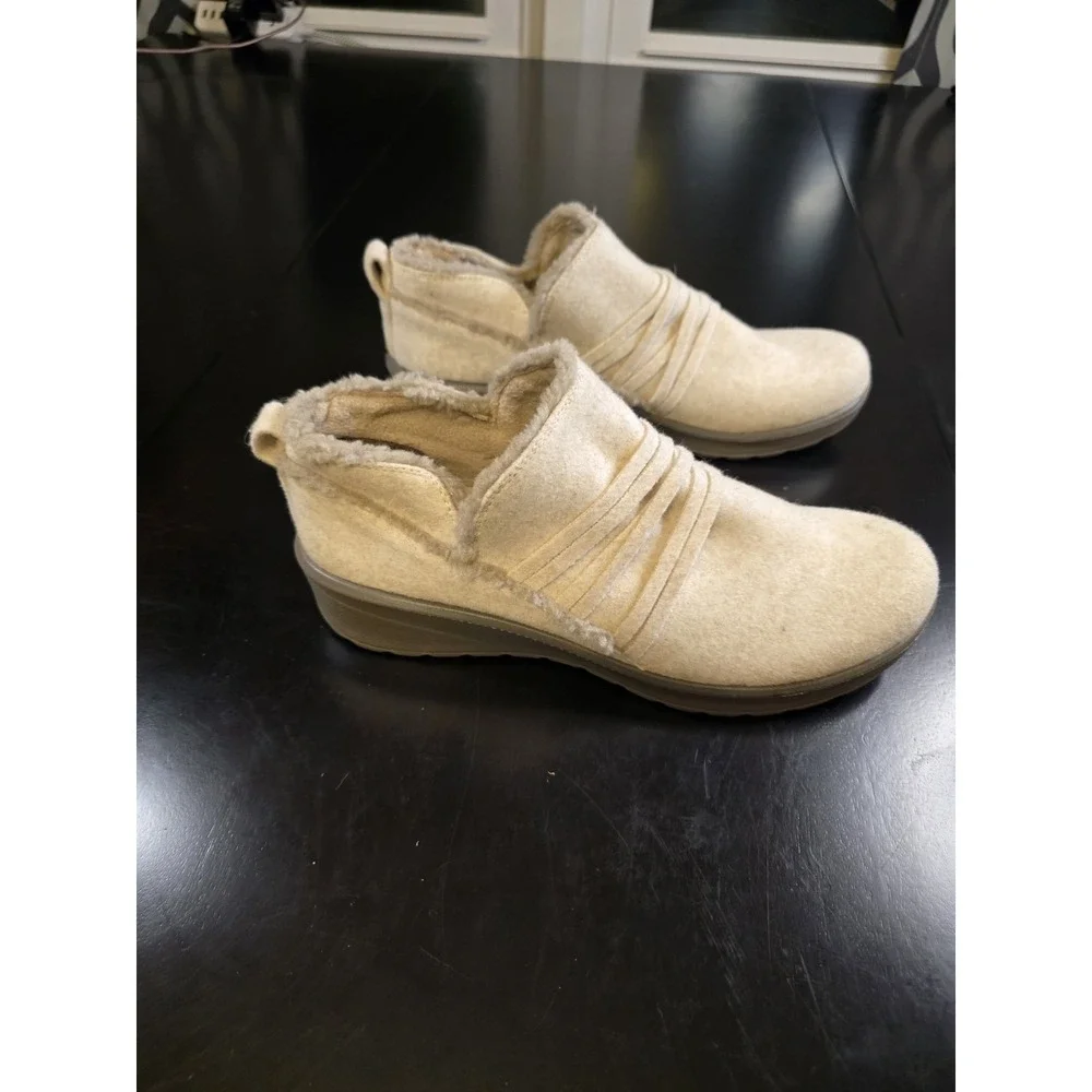 Bzees Women's Size 10 M Beige Felt Slip On Ankle Boots Faux Fur Lined Washable